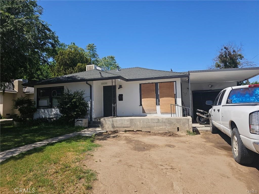 1028 W Lansing