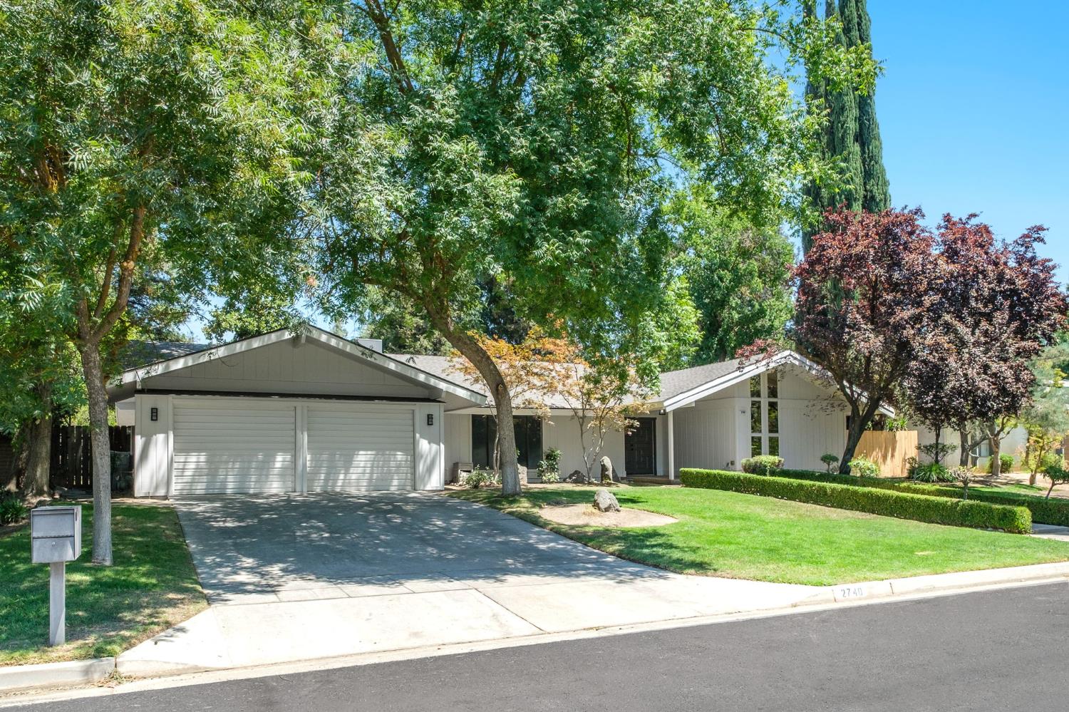2740 W San Madele Ave, Fresno, CA 93711