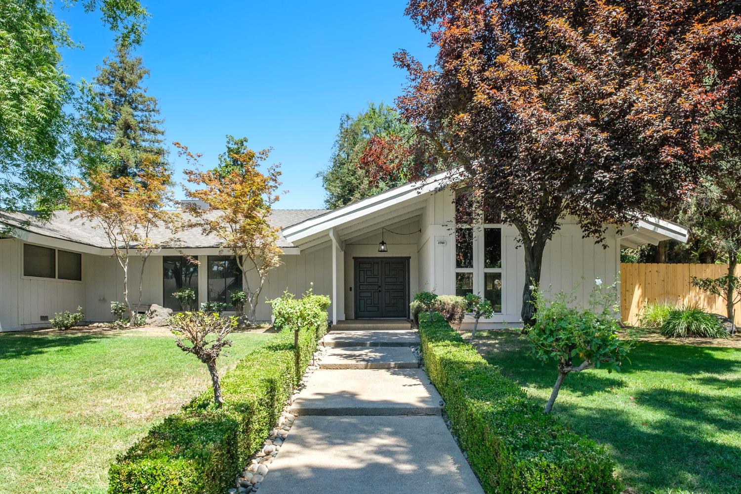 2740 W San Madele Ave, Fresno, CA 93711