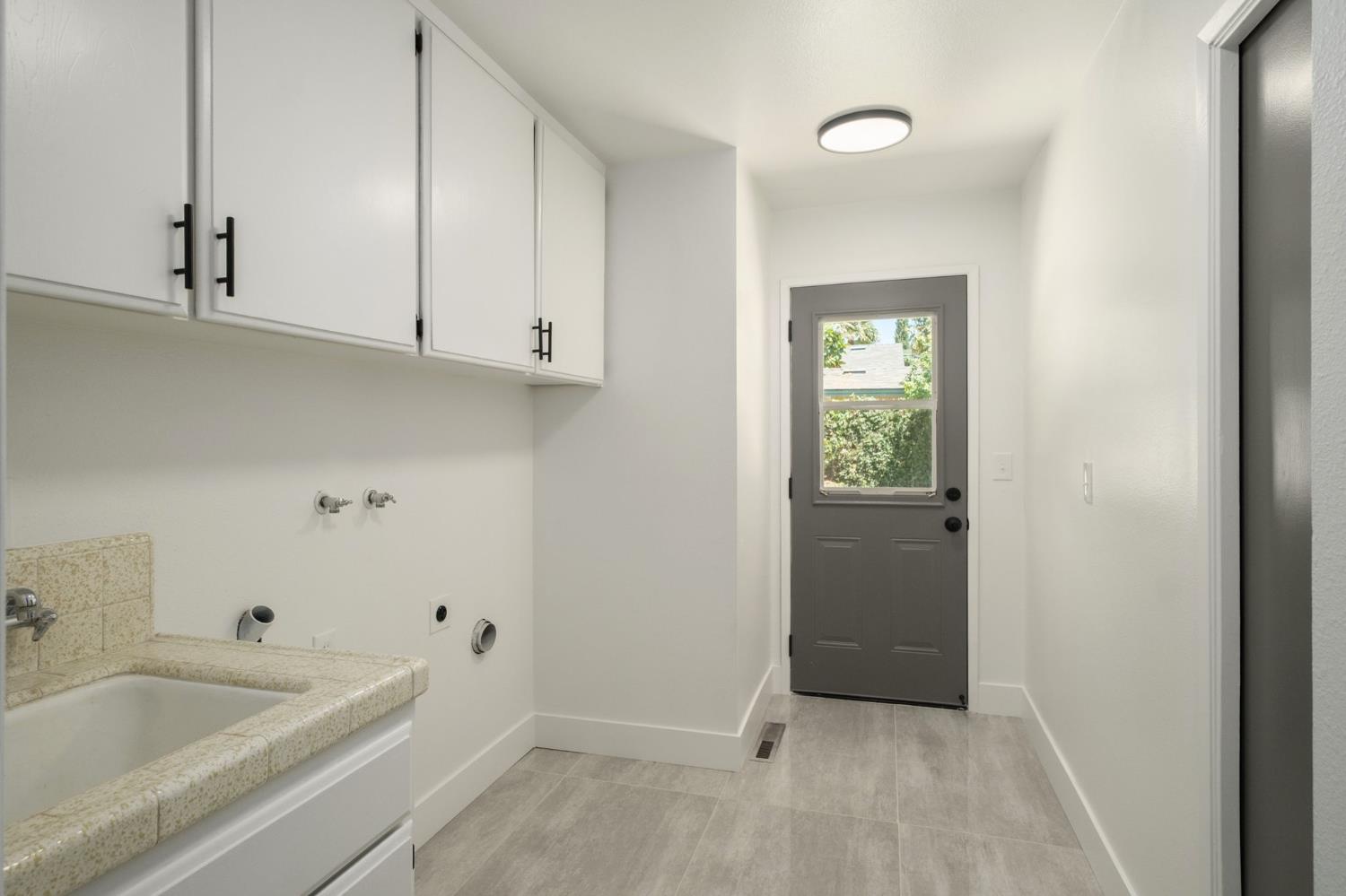 2740 W San Madele Ave, Fresno, CA 93711