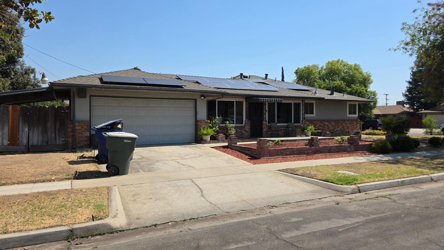 3415 E Lansing Way