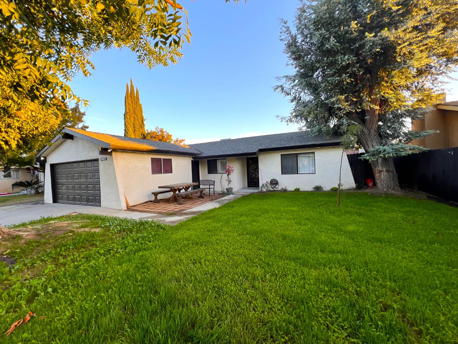 4249 W Dayton Ave