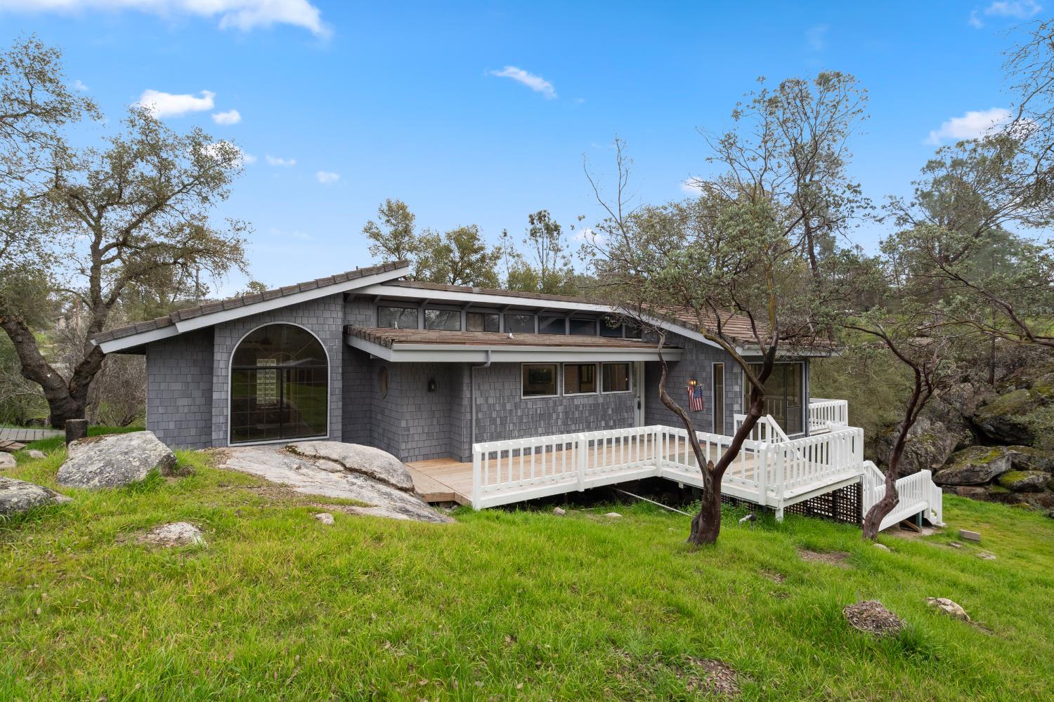 42718 Deep Forest Dr, Coarsegold, CA 93614