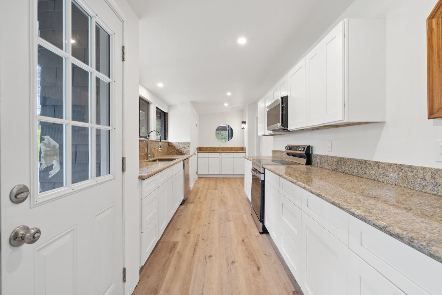 42718 Deep Forest Dr, Coarsegold, CA 93614