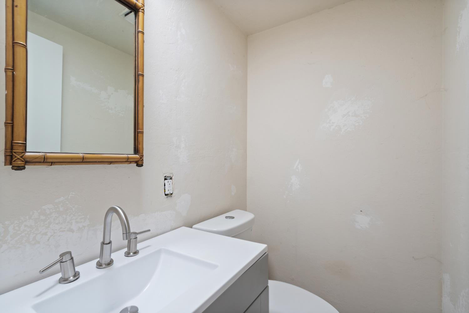 42718 Deep Forest Dr, Coarsegold, CA 93614