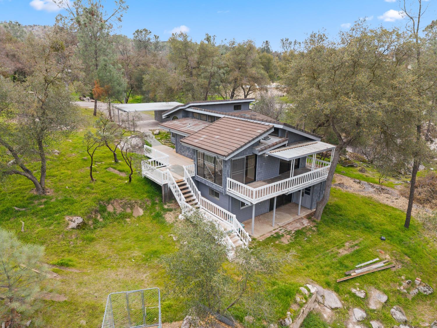 42718 Deep Forest Dr, Coarsegold, CA 93614