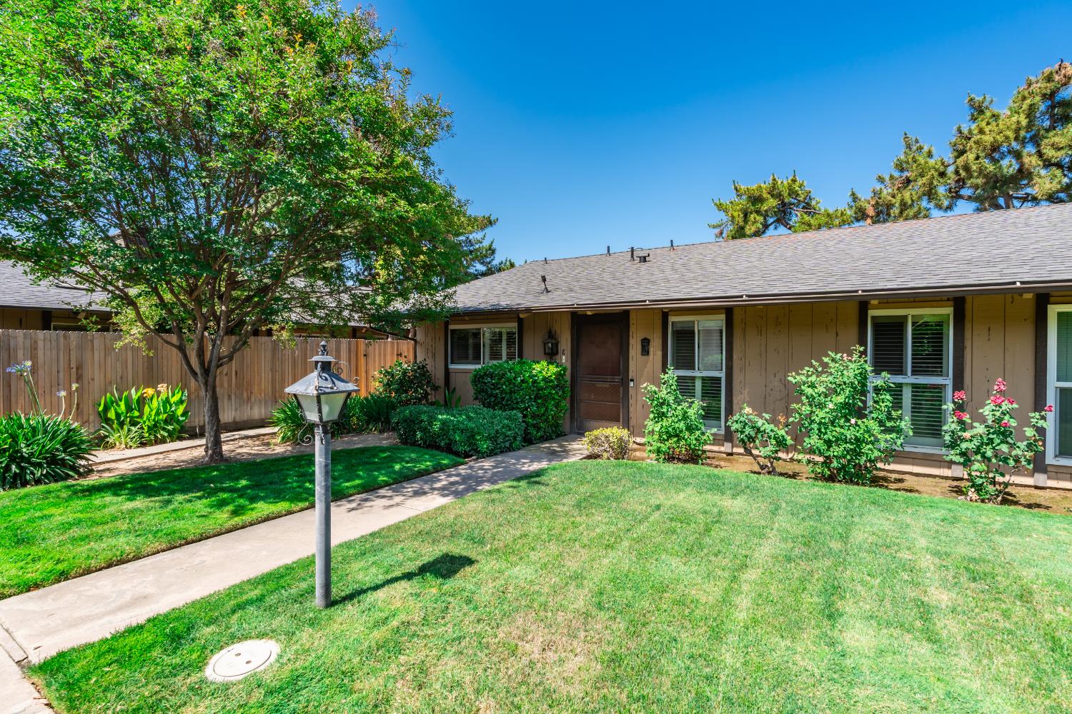 4849 N 7Th St #E, Fresno, CA 93726