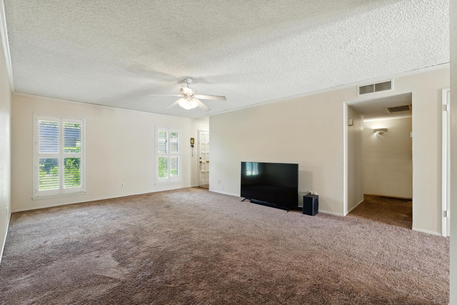 4849 N 7Th St #E, Fresno, CA 93726