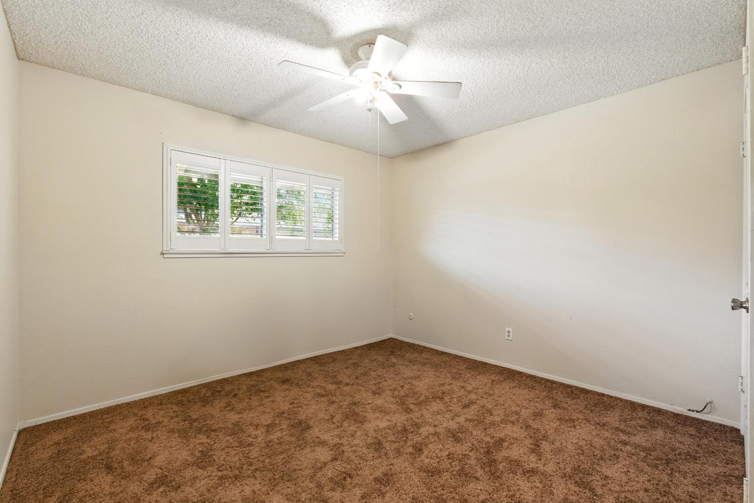 4849 N 7Th St #E, Fresno, CA 93726