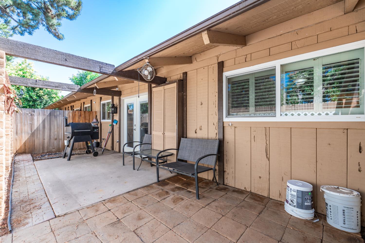 4849 N 7Th St #E, Fresno, CA 93726