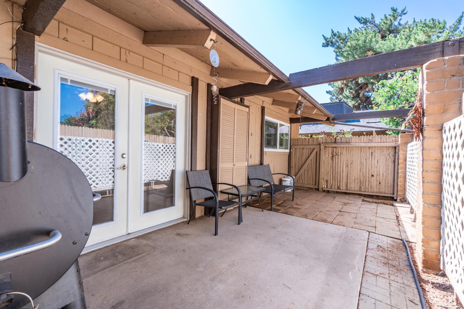 4849 N 7Th St #E, Fresno, CA 93726