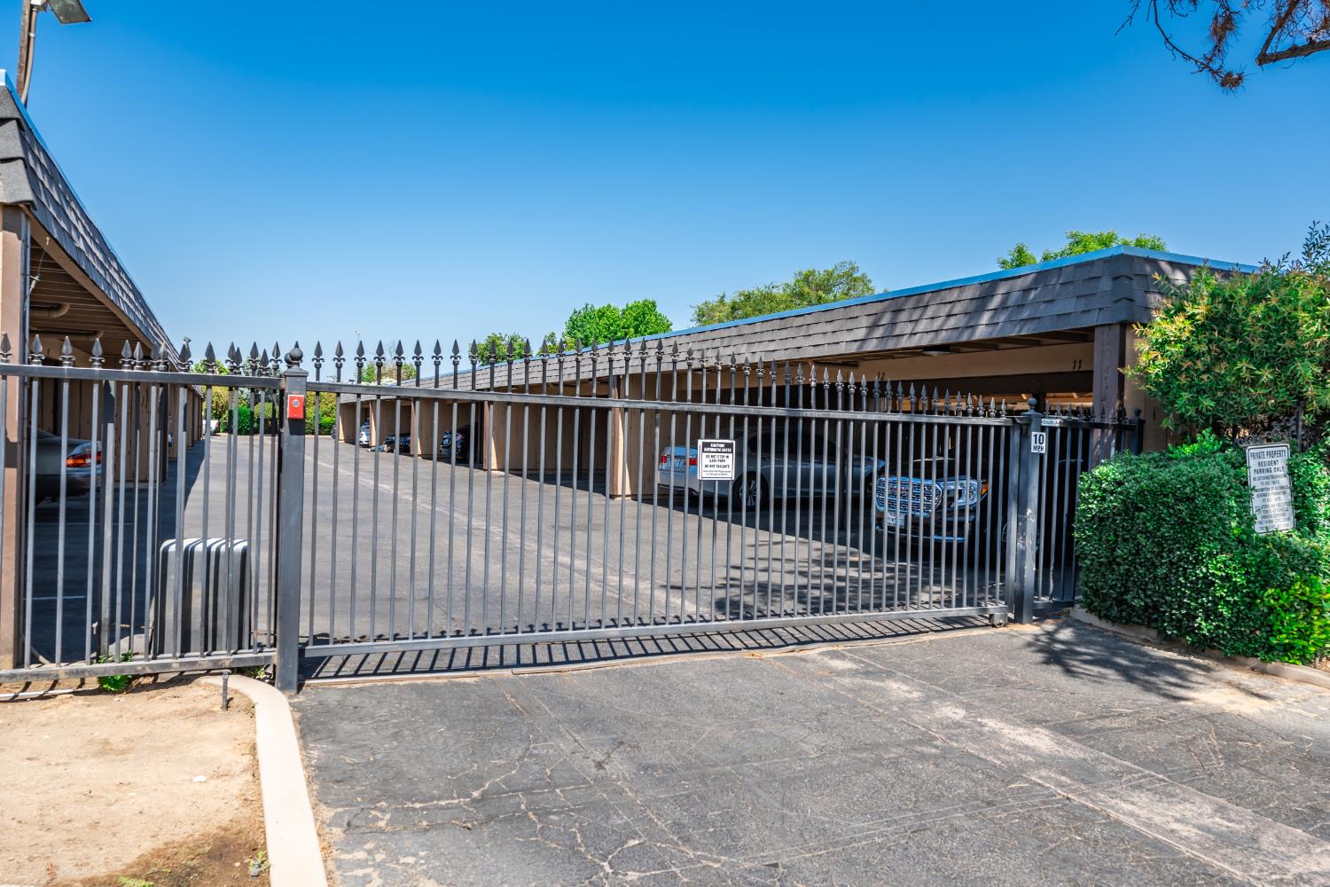 4849 N 7Th St #E, Fresno, CA 93726