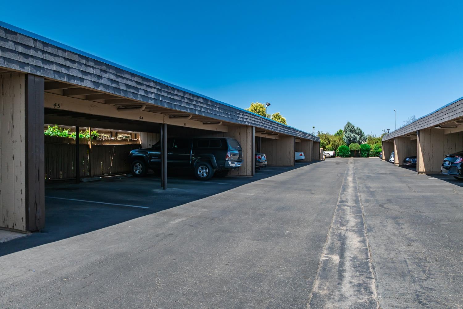 4849 N 7Th St #E, Fresno, CA 93726