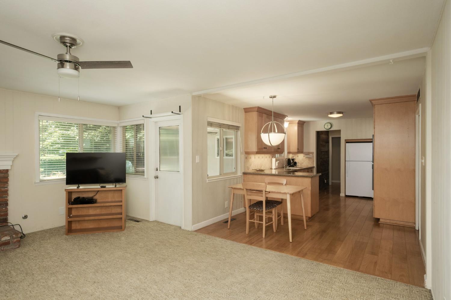 539 E Sample Ave, Fresno, CA 93710