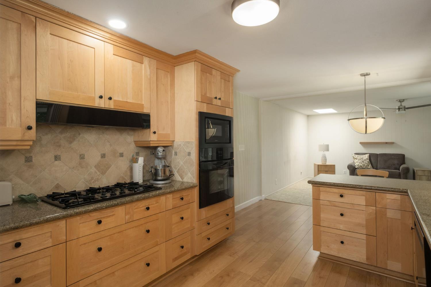 539 E Sample Ave, Fresno, CA 93710