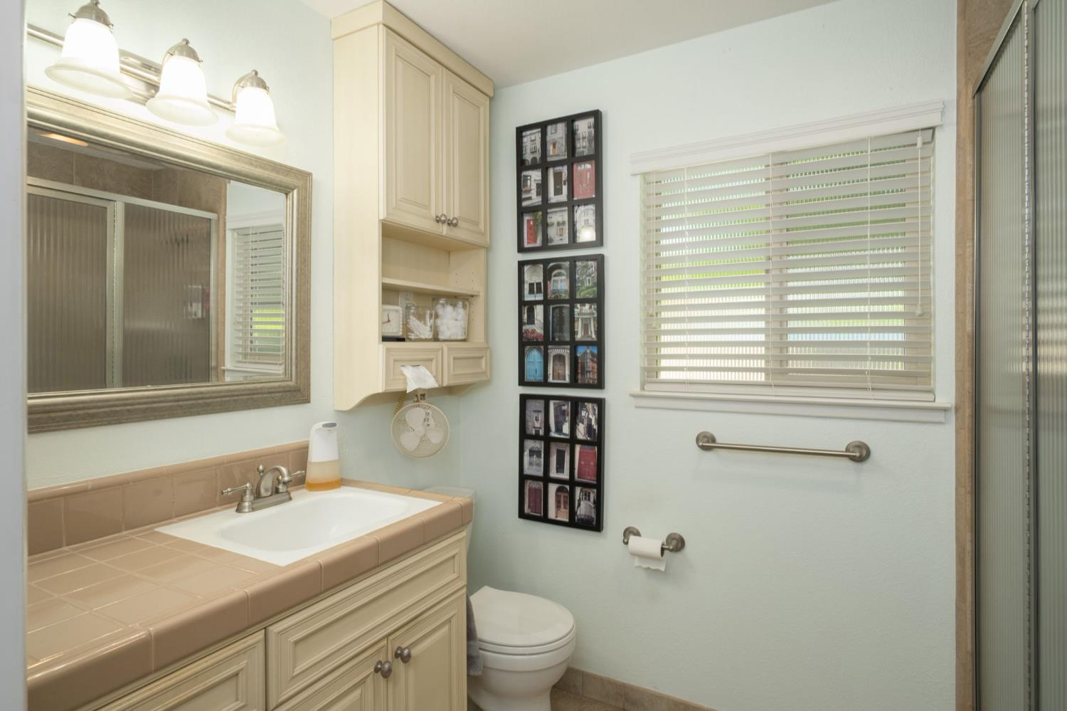 539 E Sample Ave, Fresno, CA 93710