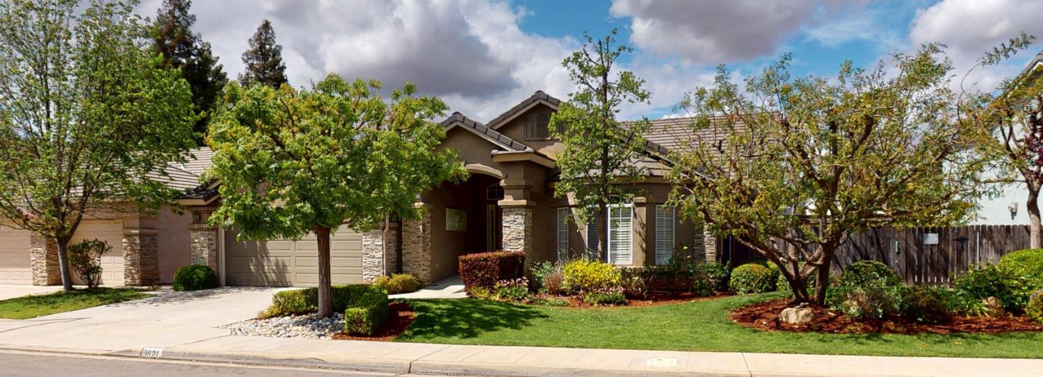 9821 N Sierra Vista Ave