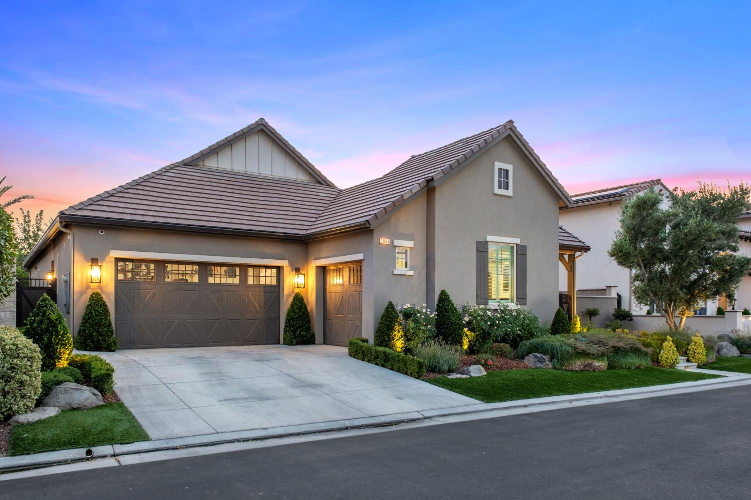 11865 N Ridgeway Dr, Fresno, CA 93730