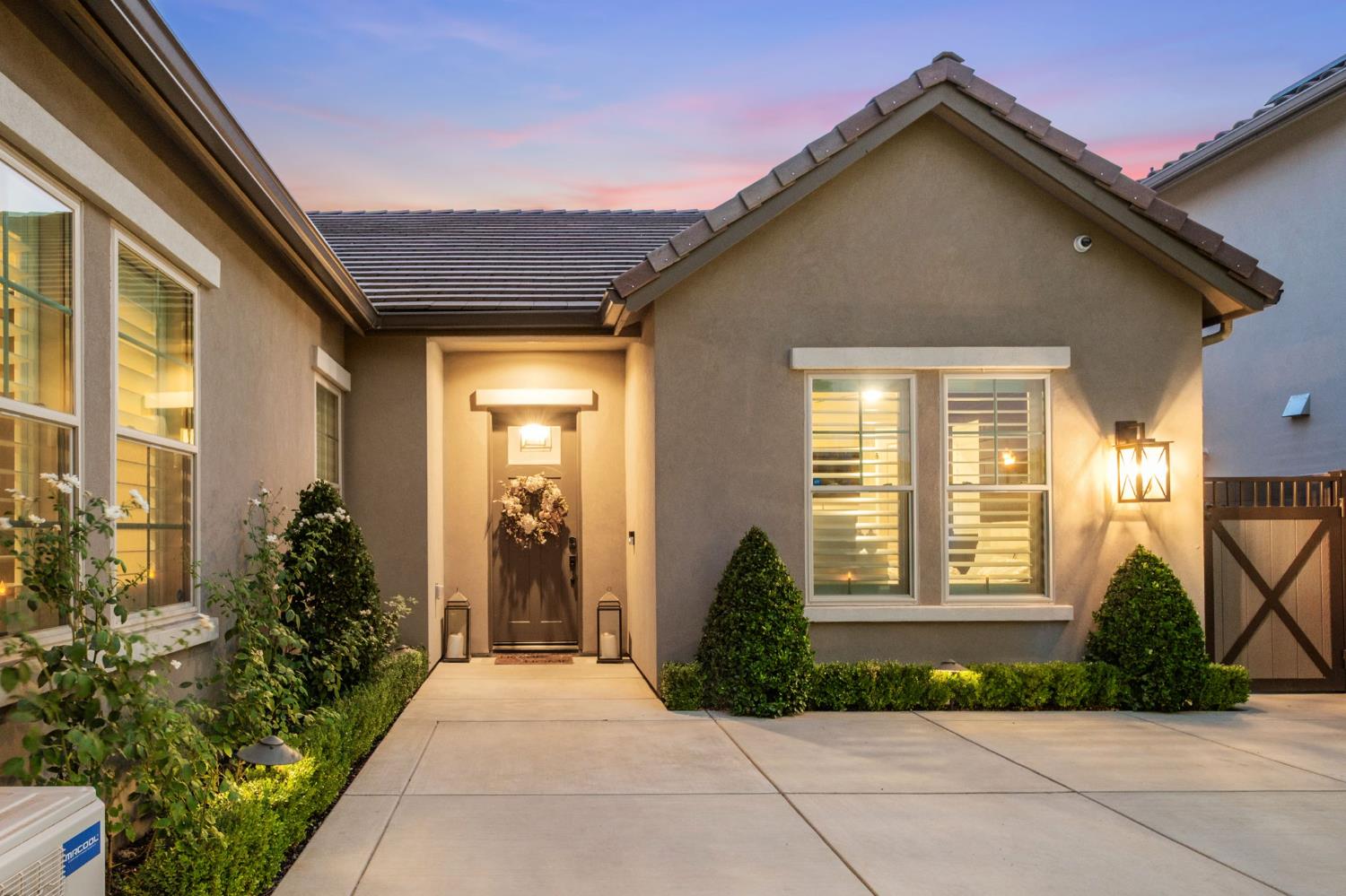 11865 N Ridgeway Dr, Fresno, CA 93730