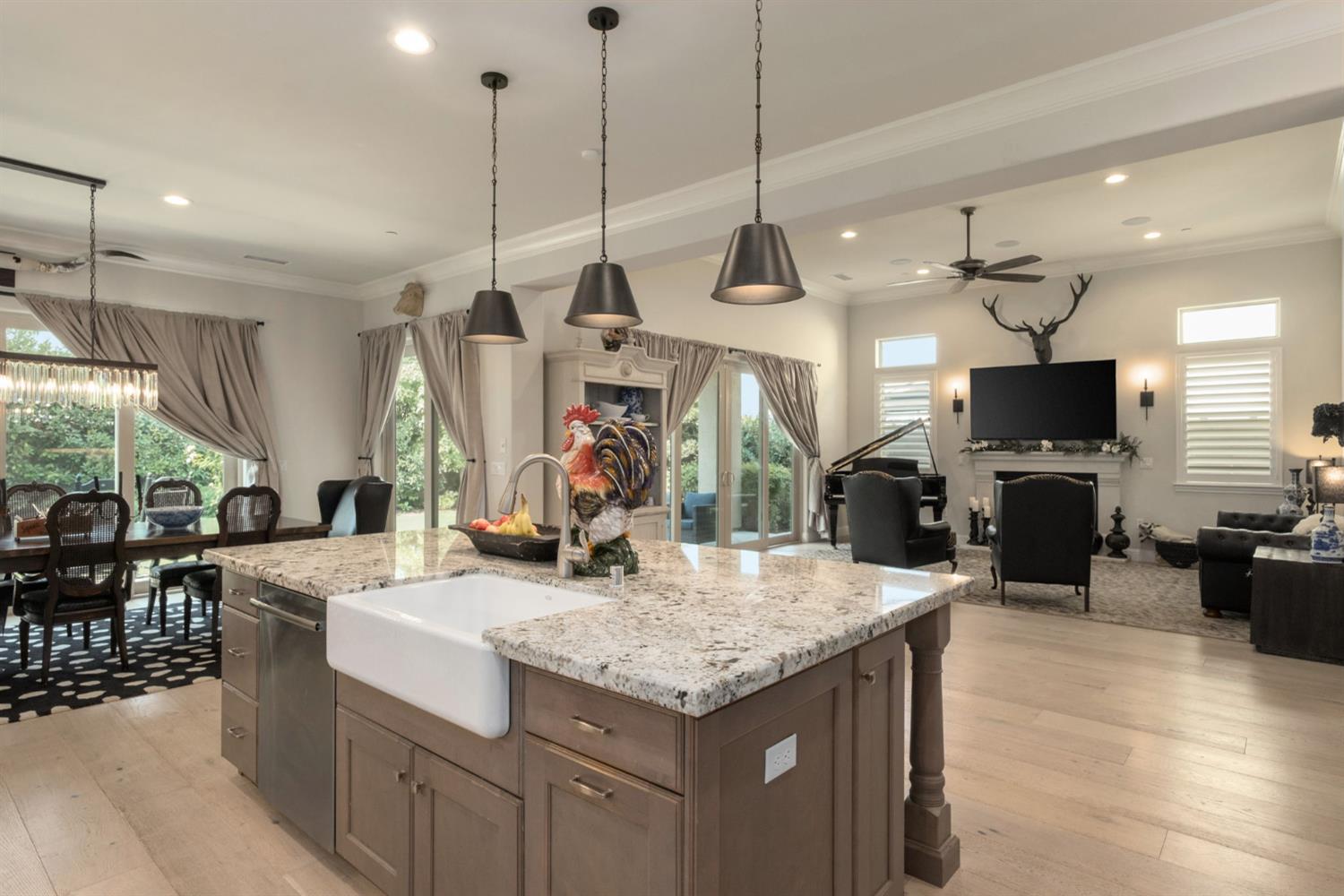 11865 N Ridgeway Dr, Fresno, CA 93730