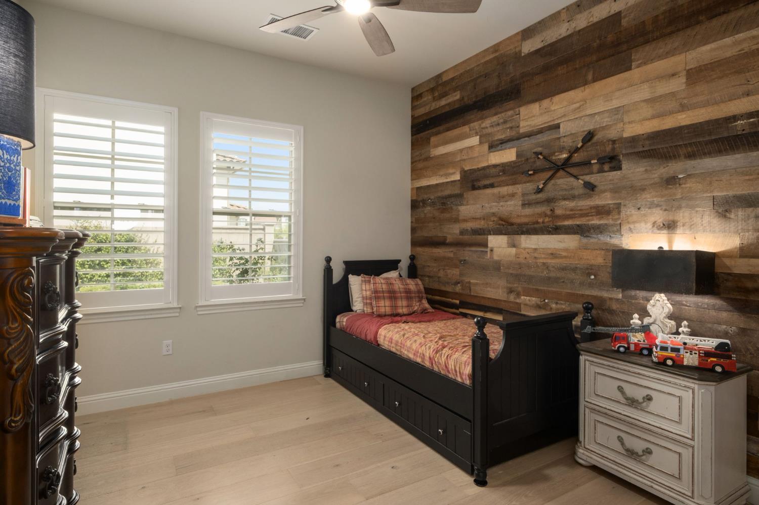 11865 N Ridgeway Dr, Fresno, CA 93730