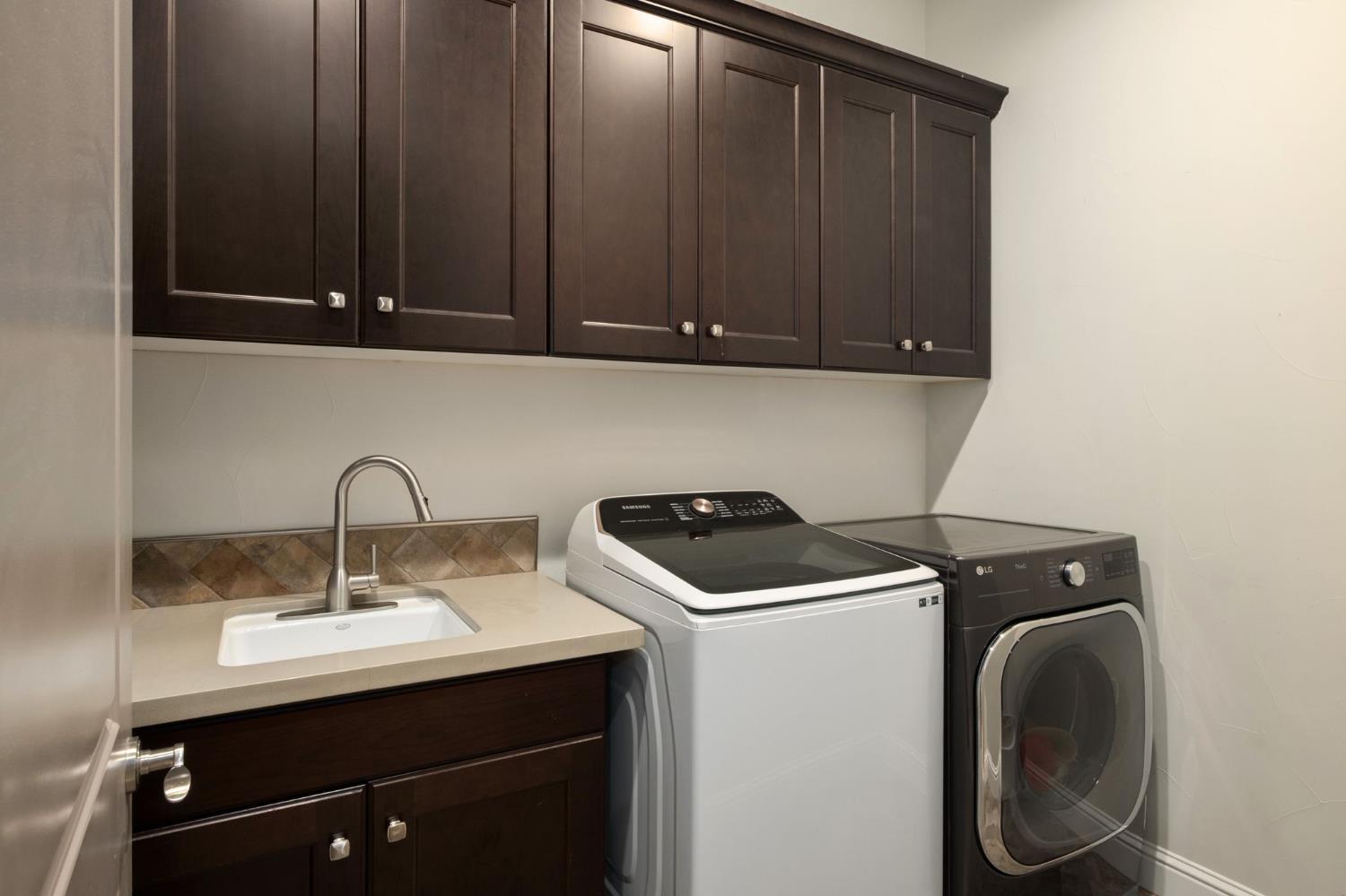 11865 N Ridgeway Dr, Fresno, CA 93730