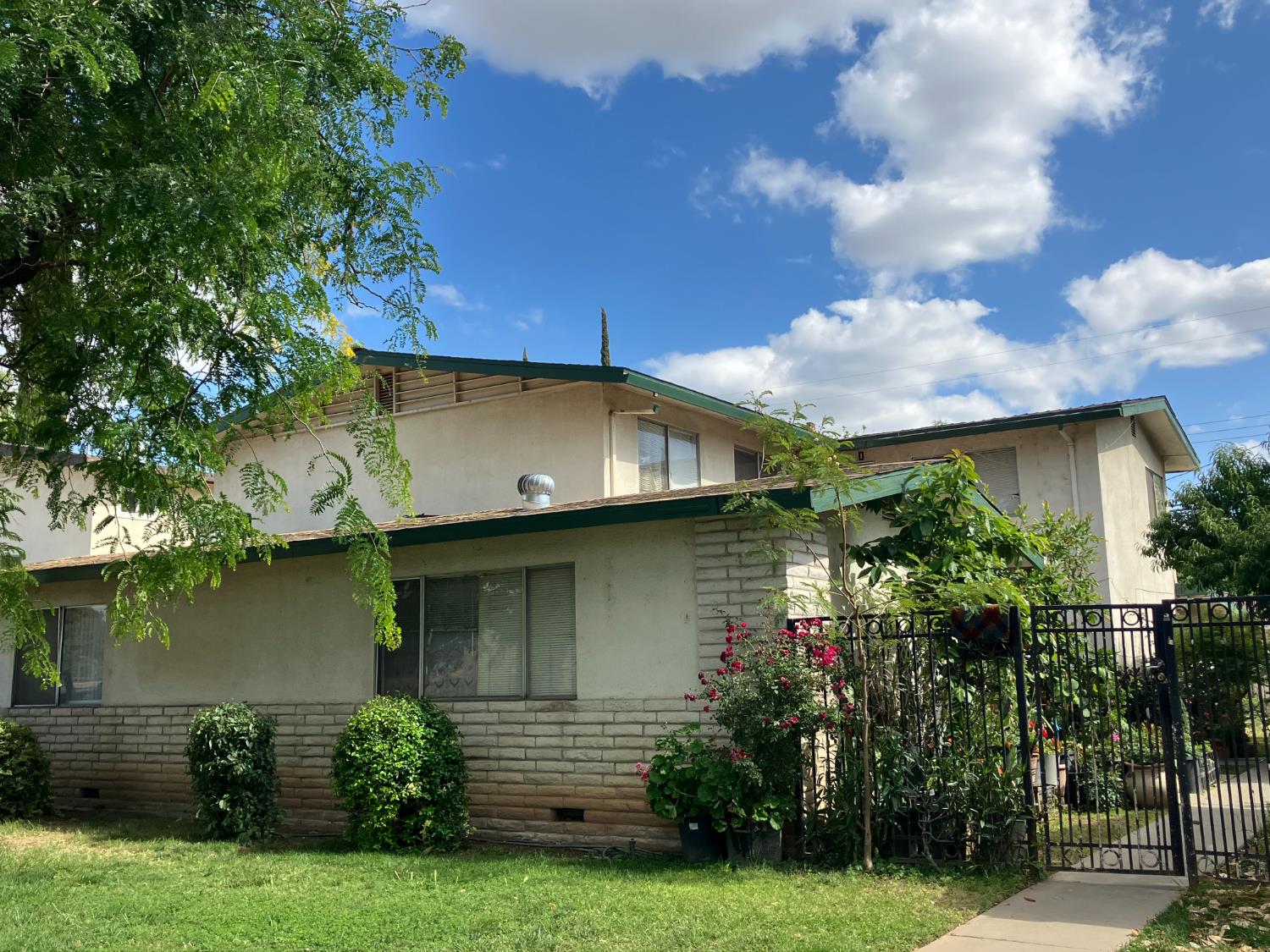 110 E Dakota Ave
