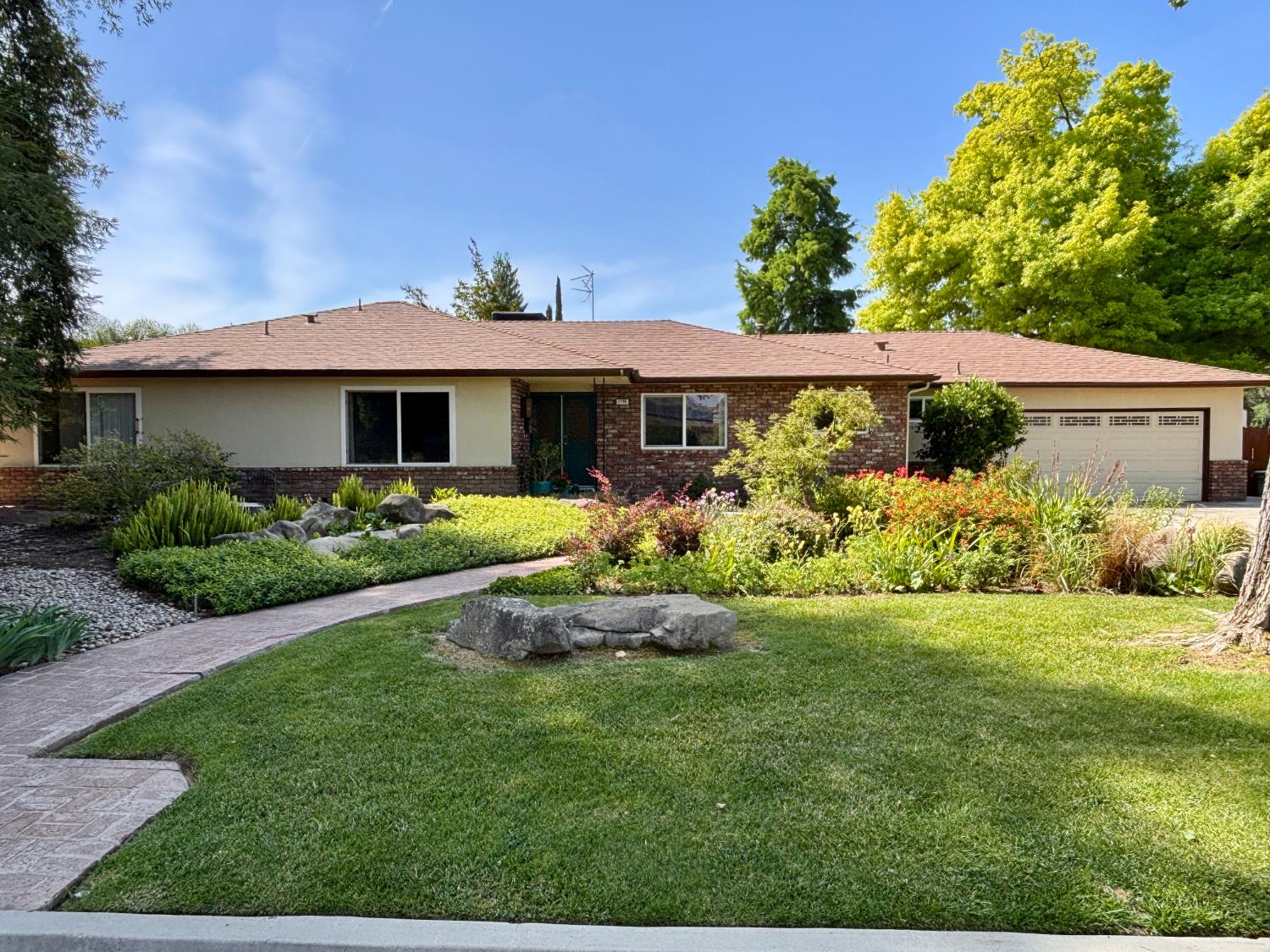1775 W Tenaya Way