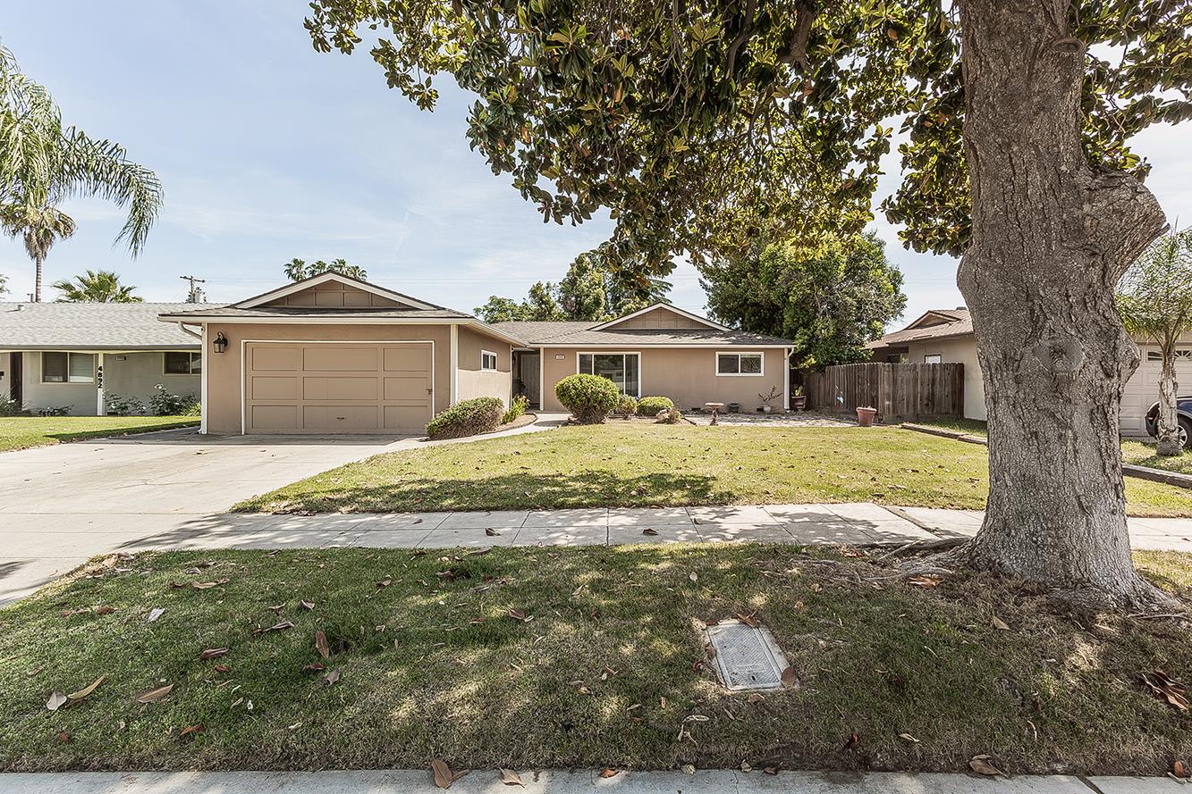 4888 E Rialto Ave