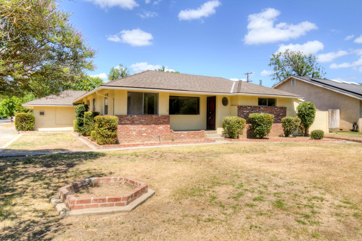 4709 N Palm