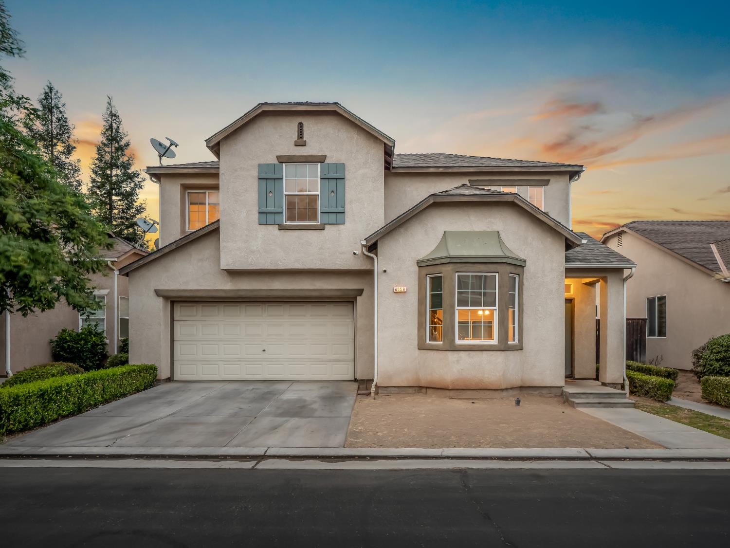 4056 W Pear Tree Ln