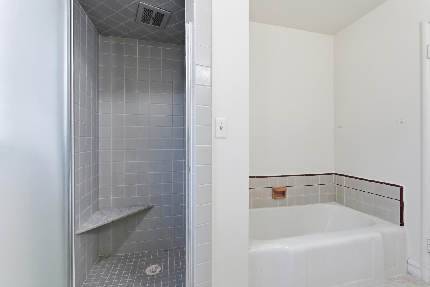 124 E Robinson Ave, Fresno, CA 93704