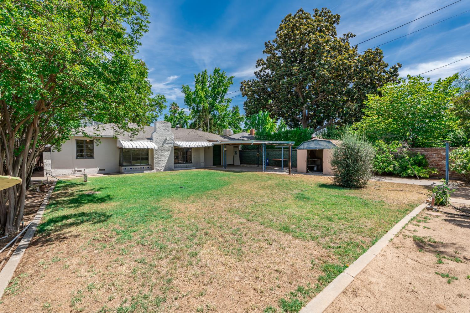 124 E Robinson Ave, Fresno, CA 93704