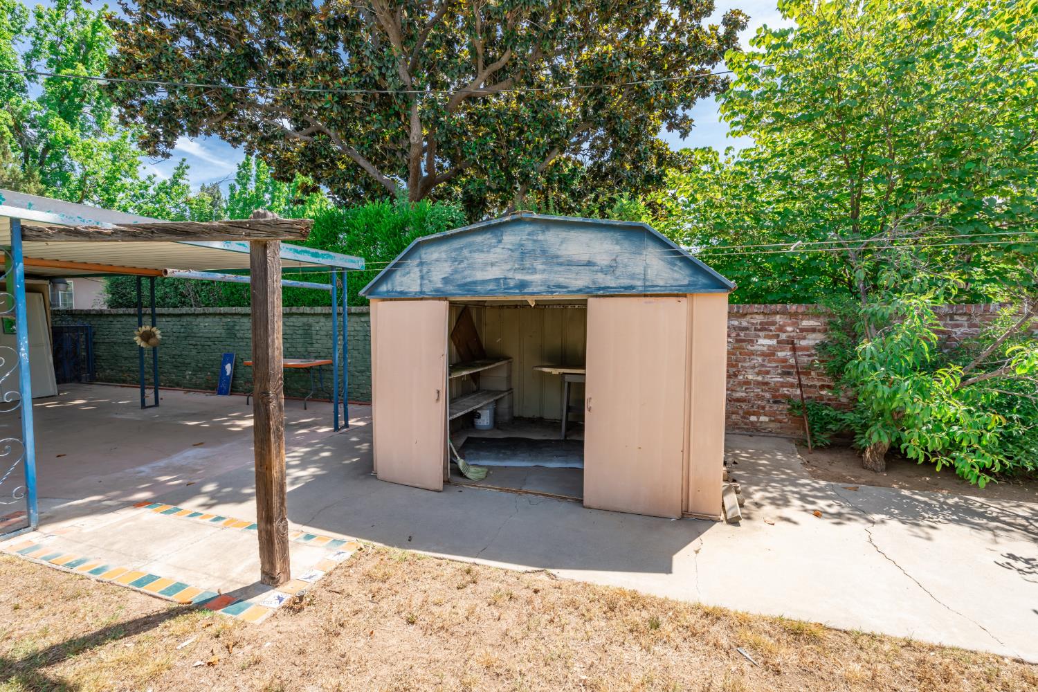 124 E Robinson Ave, Fresno, CA 93704