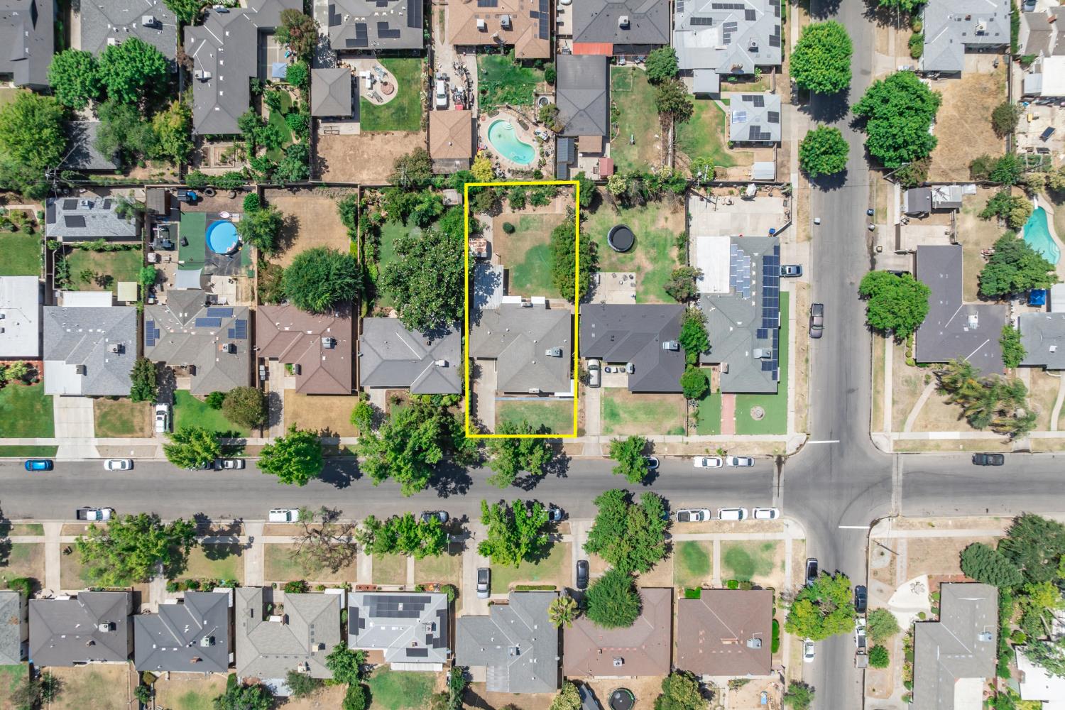 124 E Robinson Ave, Fresno, CA 93704