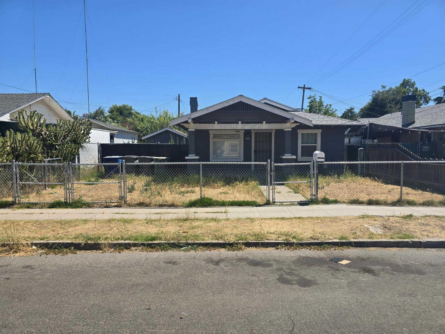 1426 E Patterson Ave