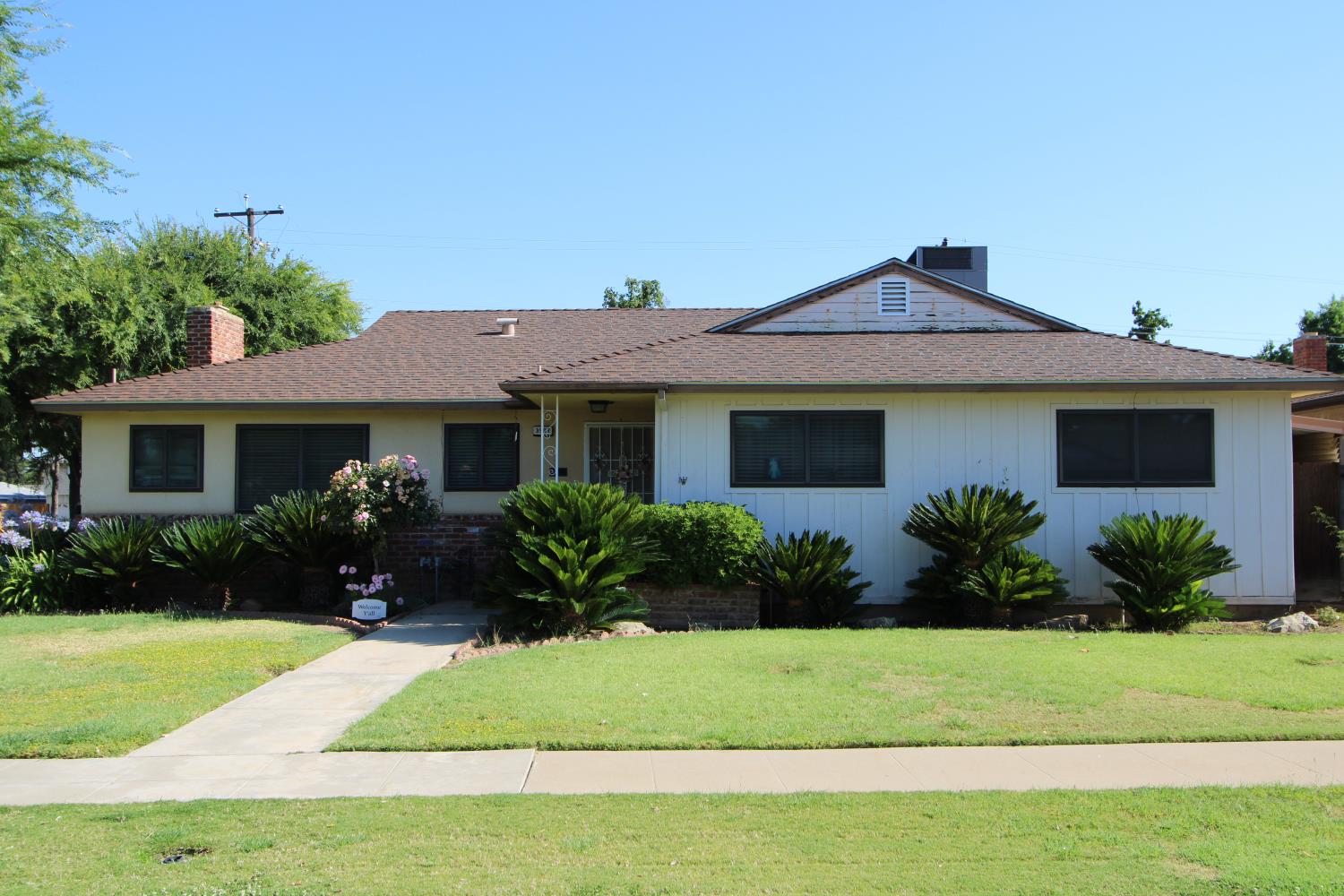 3907 E Acacia Ave