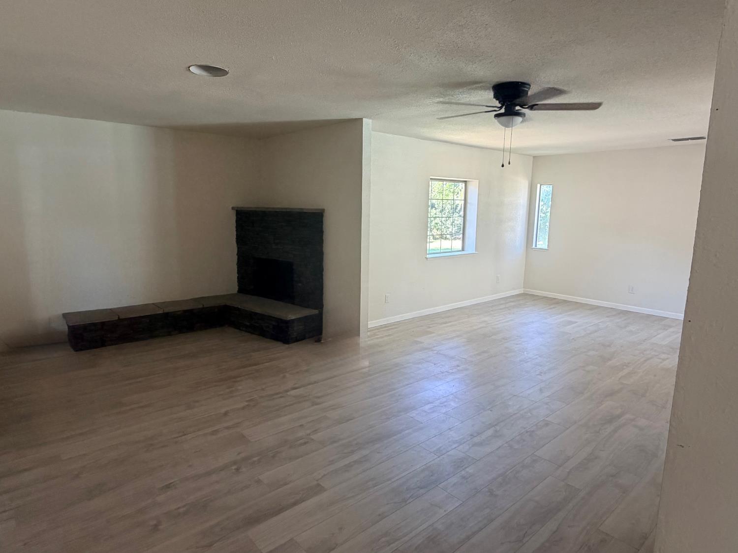 435 S Armstrong