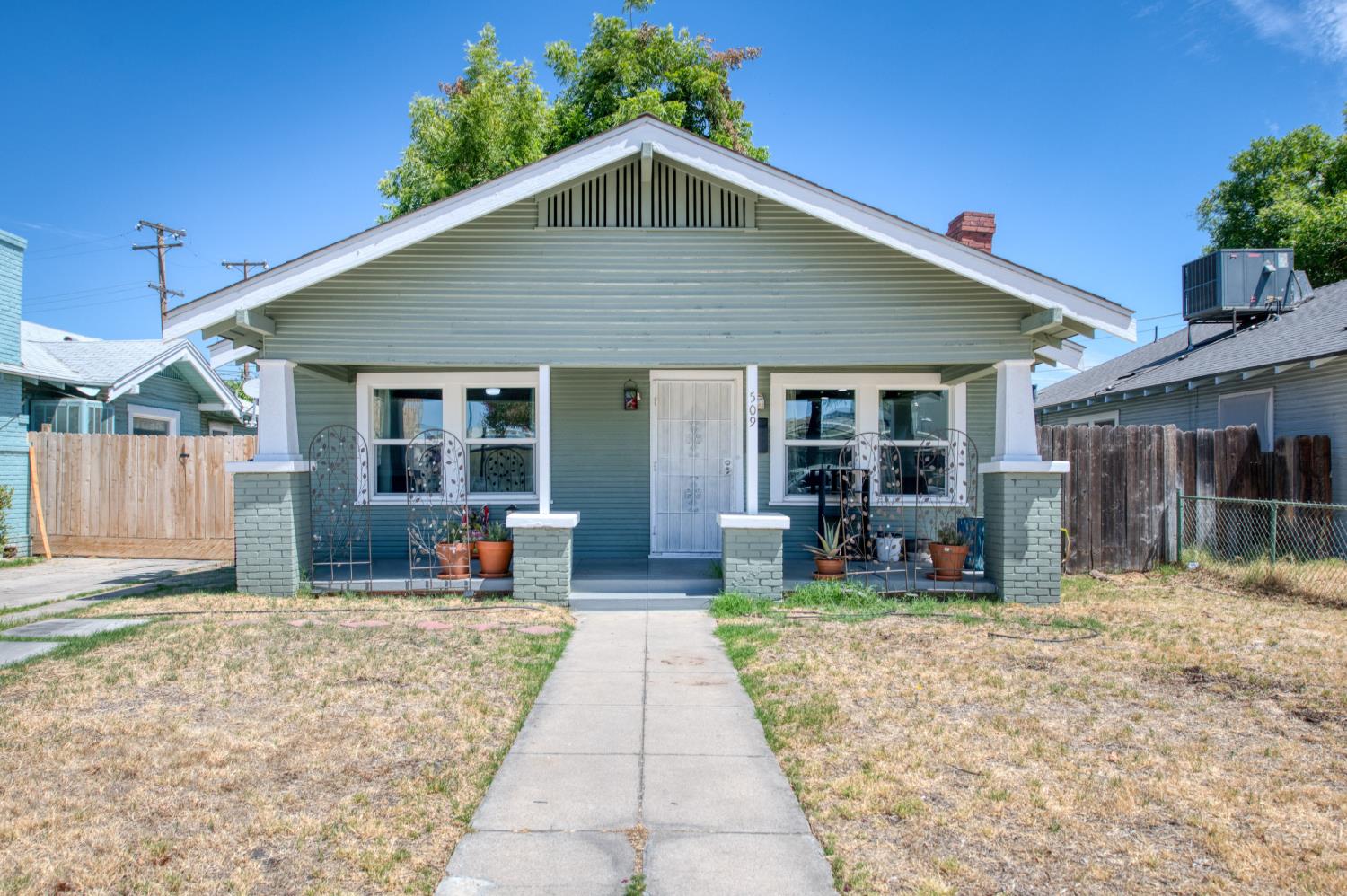 509 E Weldon Ave