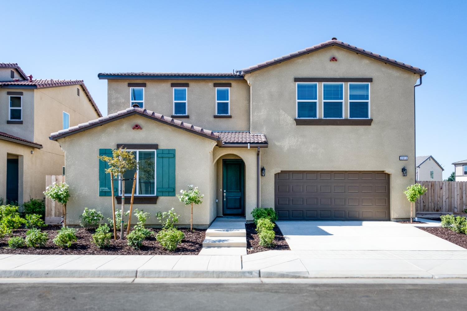 2813 E Corteza Dr